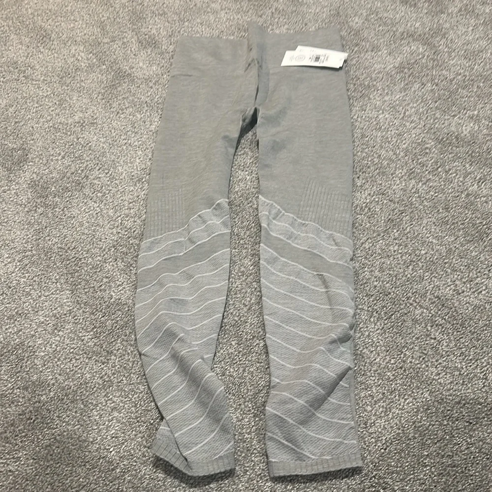 Blanqi Dove Grey Hipster Contour Legging size M NWT Maternity‎ or post partum